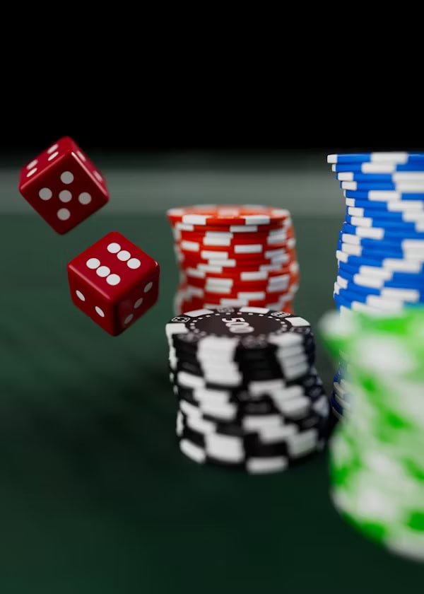 Dealer profesional sigma slot di meja Lightning Baccarat dengan multi-kamera studio langsung